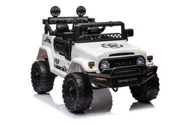 Elektrinis automobilis Toyota FJ baltas