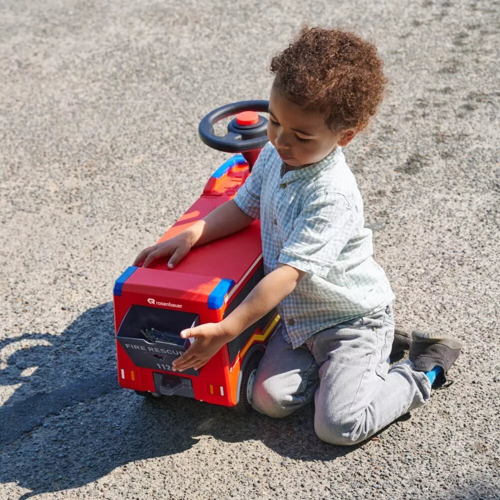 DIDELIS važiuojamasis VOLVO gaisrinės automobilis su vandens patranka