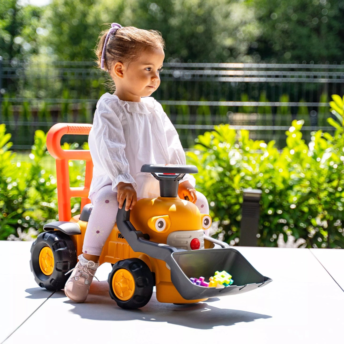 FALK Komatsu paspiriamas traktorius su kaušu ir signalu