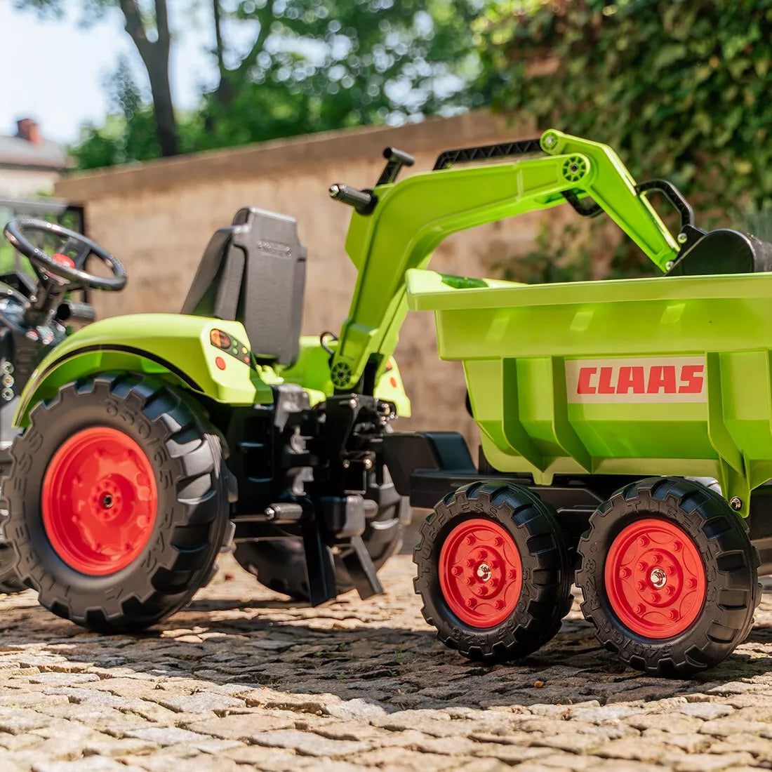 Falk Claas Axos 330 pedalinis traktorius su krautuvu, ekskavatoriumi ir maxi priekaba