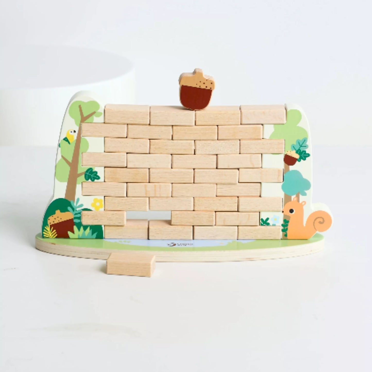 Classic World medinis loginis žaidimas „Krintantis Riešutėlis“