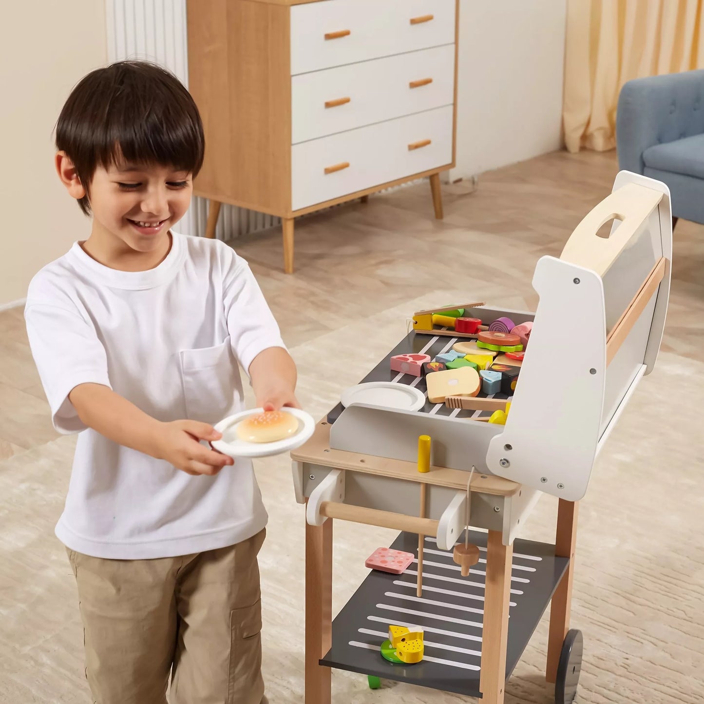 Didelė medinė kepsninės vaikams ir 47 priedai