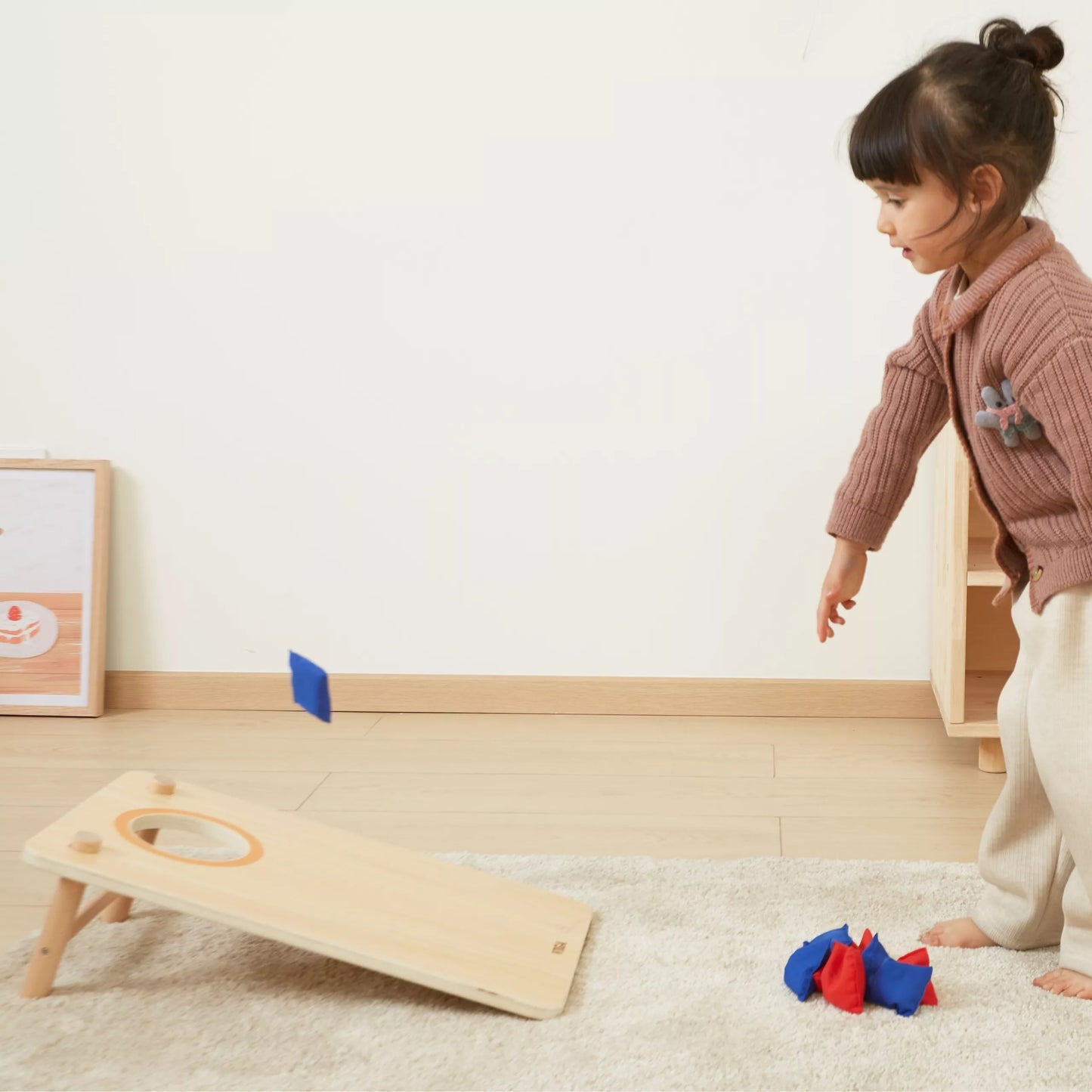 Viga 2 viename įgūdžių žaidimas „Kryžiukai-nuliukai“ + „Kukurūzų skylė“ – mesk į taikinį