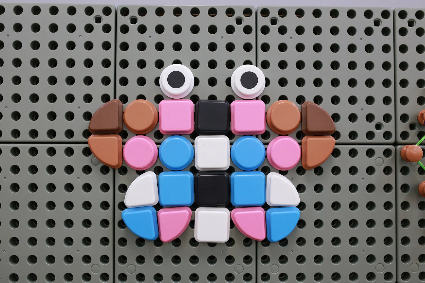 Masterkidz laisvai pastatoma STEM lenta „Namelis“