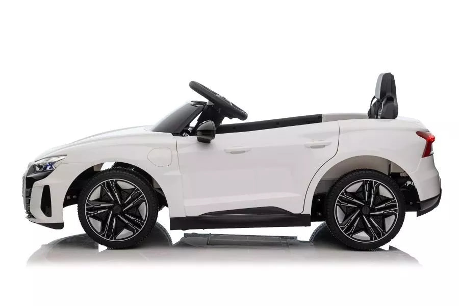 Vaikiškas elektromobilis Audi E‑Tron GT – balta, QLS‑6888