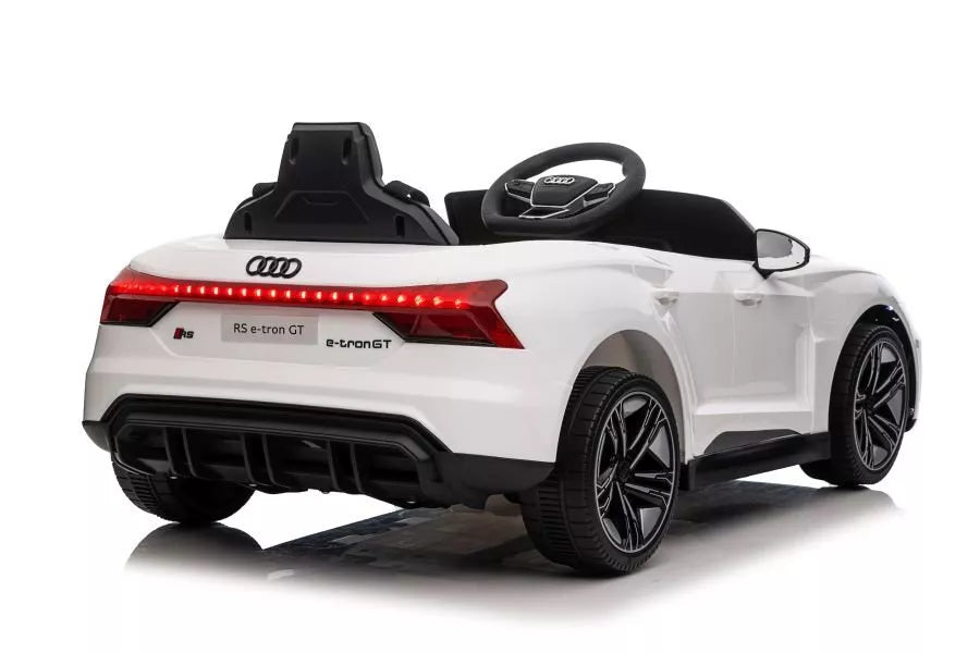 Vaikiškas elektromobilis Audi E‑Tron GT – balta, QLS‑6888