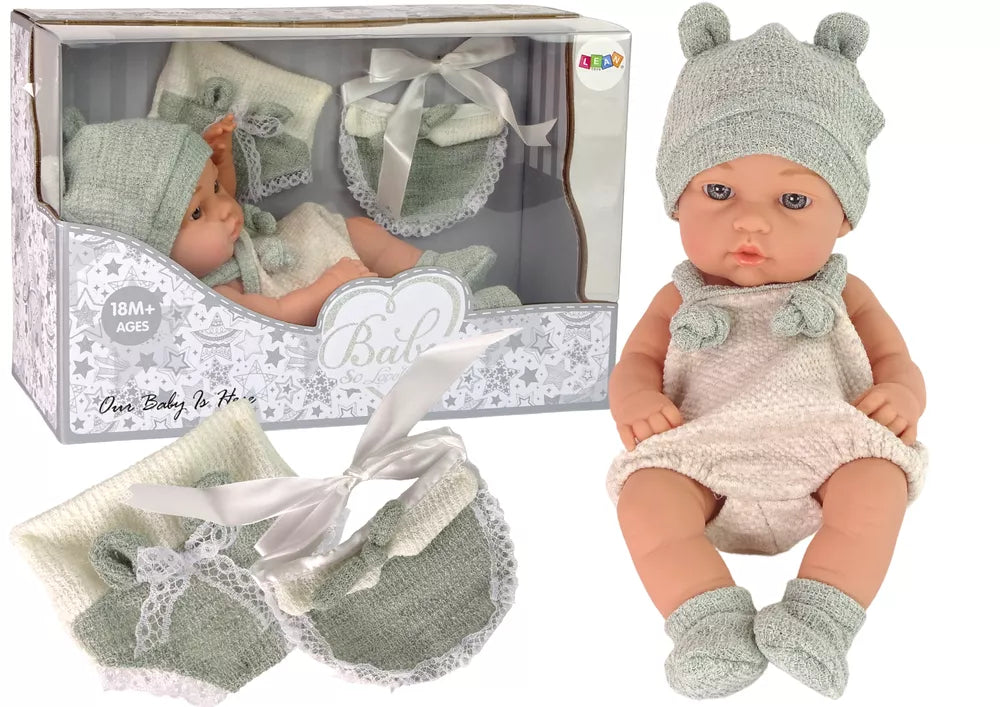 „Sweet Baby“ lėlė su megztuku ir kepuryte – žalia, 30 cm