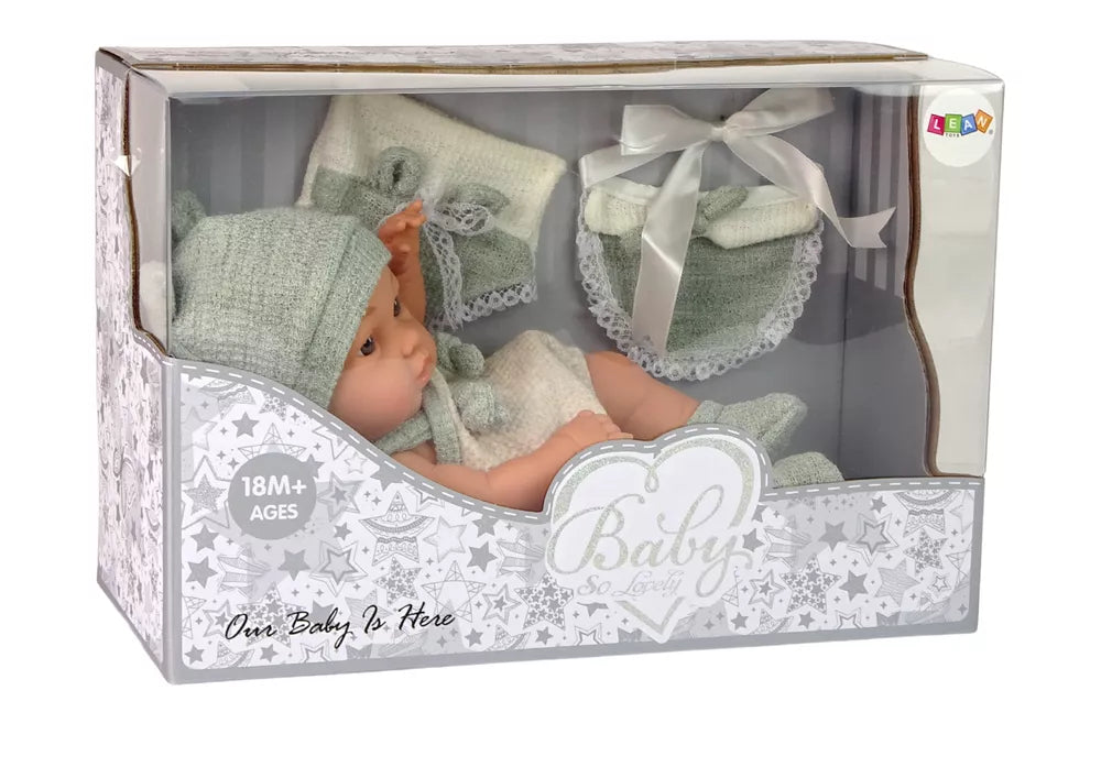„Sweet Baby“ lėlė su megztuku ir kepuryte – žalia, 30 cm