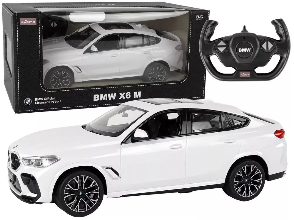 Bmw X6 M baltas automobilis su pultu