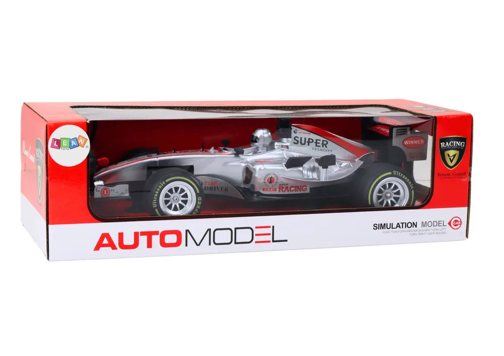 Sportinis automobilis valdomas pultu sidabrinis