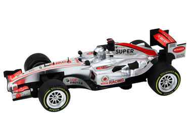 Sportinis automobilis trinties pavara sidabrinis