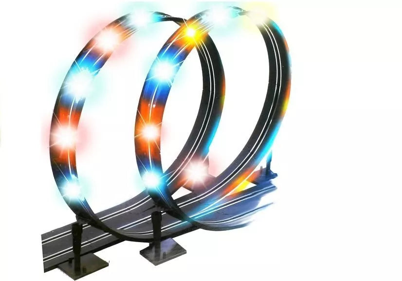 „Race Track Slot Cars 1:43“ – lenktynių trasa su 2 automobiliais, kilpomis ir LED apšvietimu