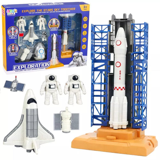 Kosmoso rinkinys: raketa, starto bokštas, šatlas, astronautai