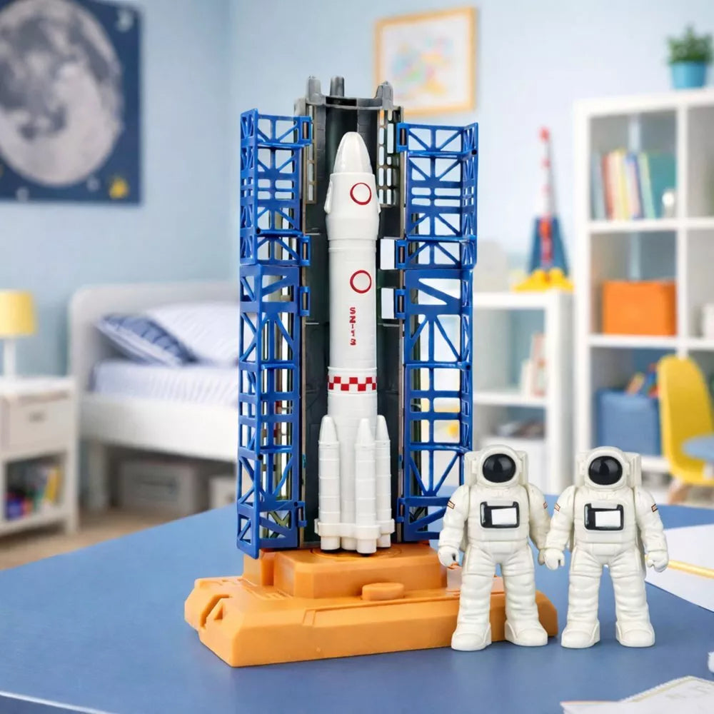 Kosmoso rinkinys: raketa, starto bokštas, šatlas, astronautai