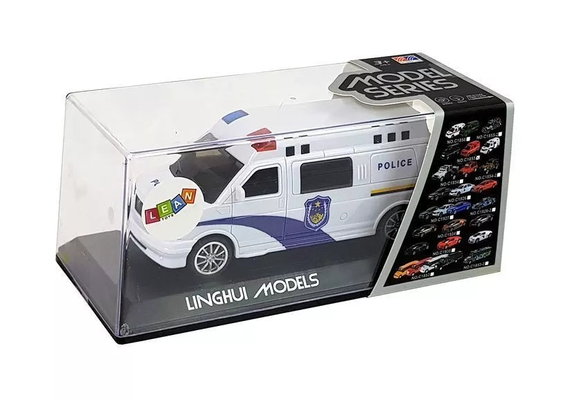 Policijos automobilis su traukimo mechanizmu