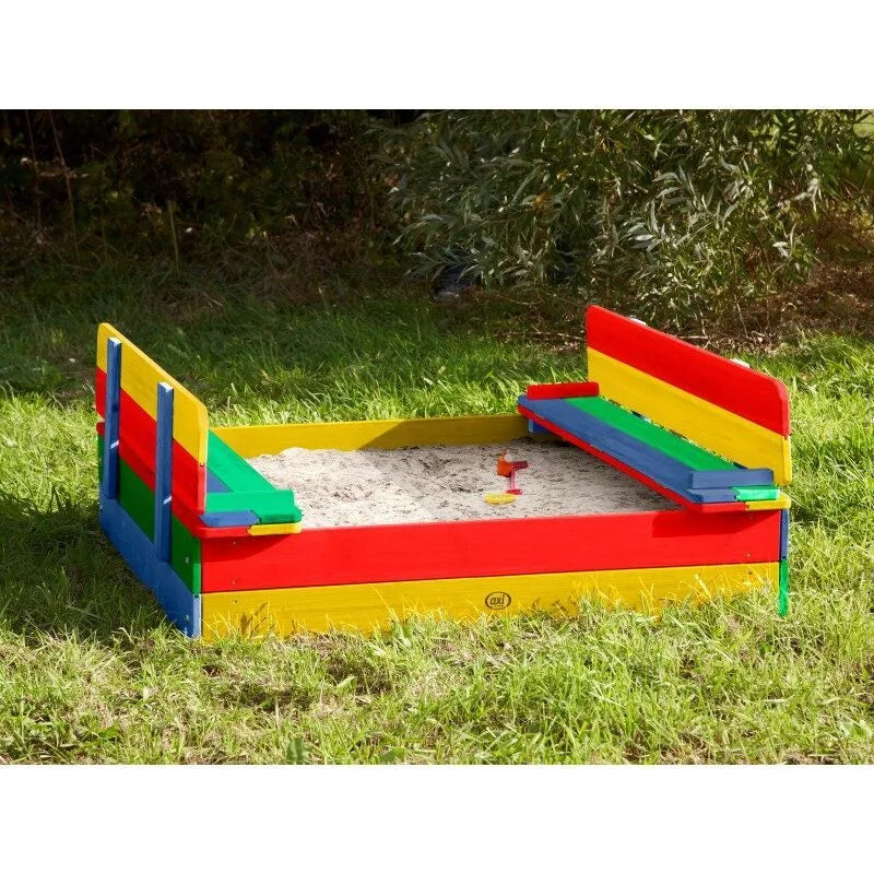 Spalvinga medinė smėlio dėžė su suolais