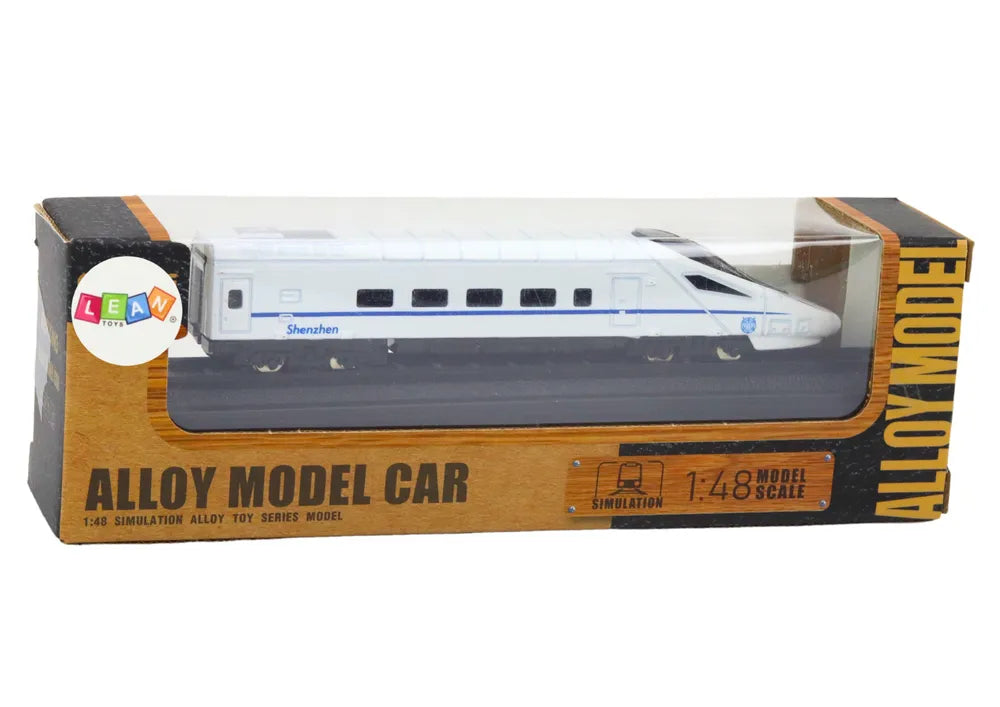 Baltas metalinis traukinio vagonas 1:48