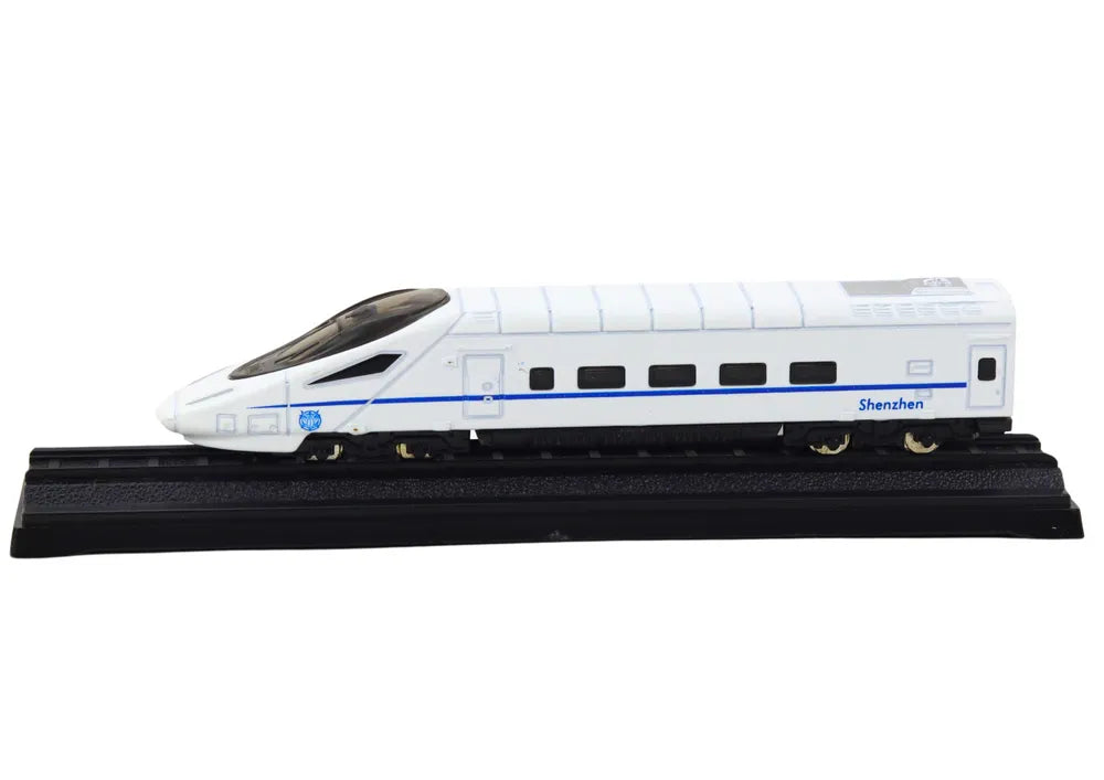Baltas metalinis traukinio vagonas 1:48