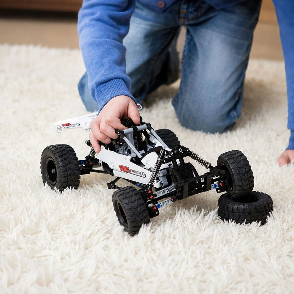 Bekelės RC automobilio konstruktorius iš 409 detalių