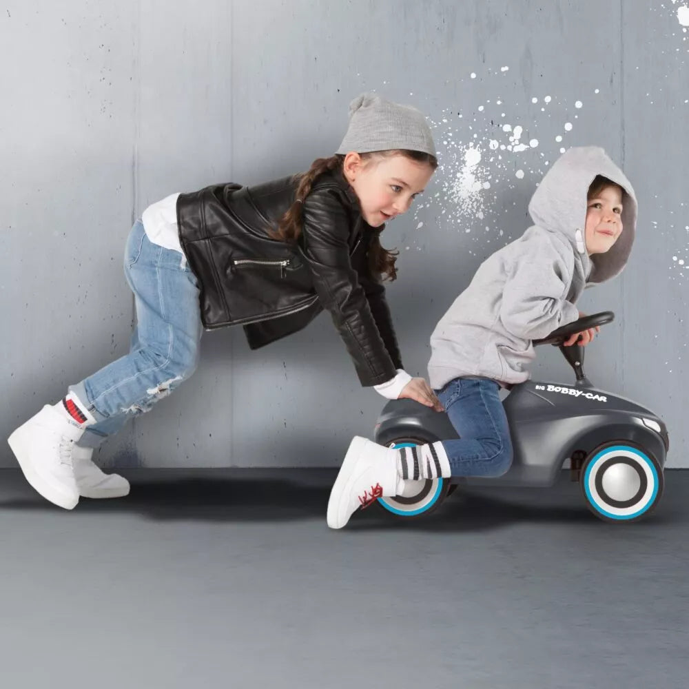 Paspiriama mašina – juoda