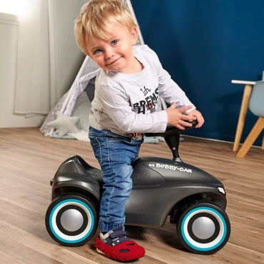 Raudoni batų užvalkalai – raudoni