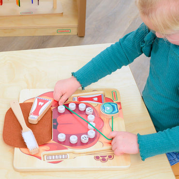 Masterkidz mokymasis apie sveiką burnos higieną su šunimi – Montessori edukacinė sieninė lenta