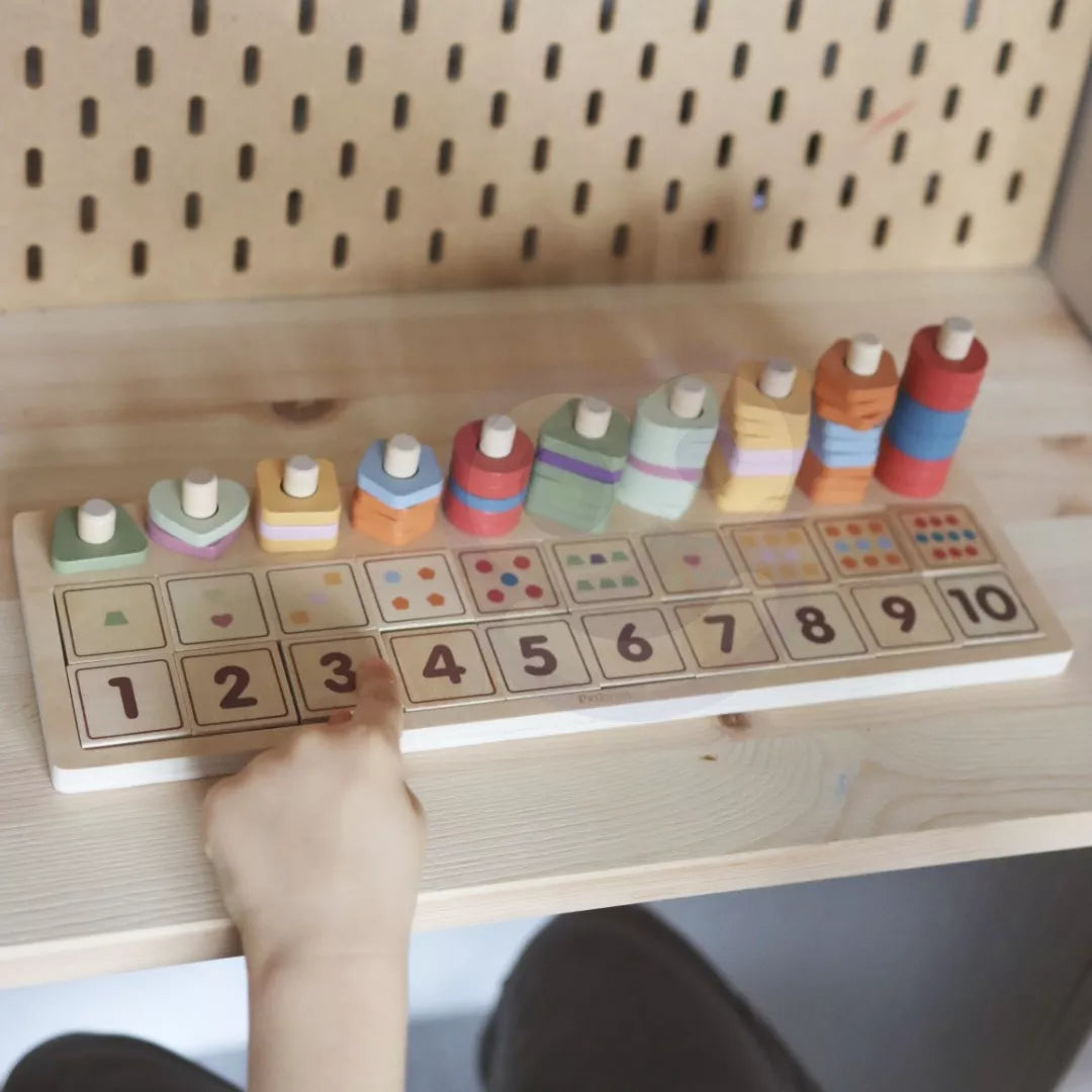 Medinis rūšiuotojas mokantis skaičių Montessori