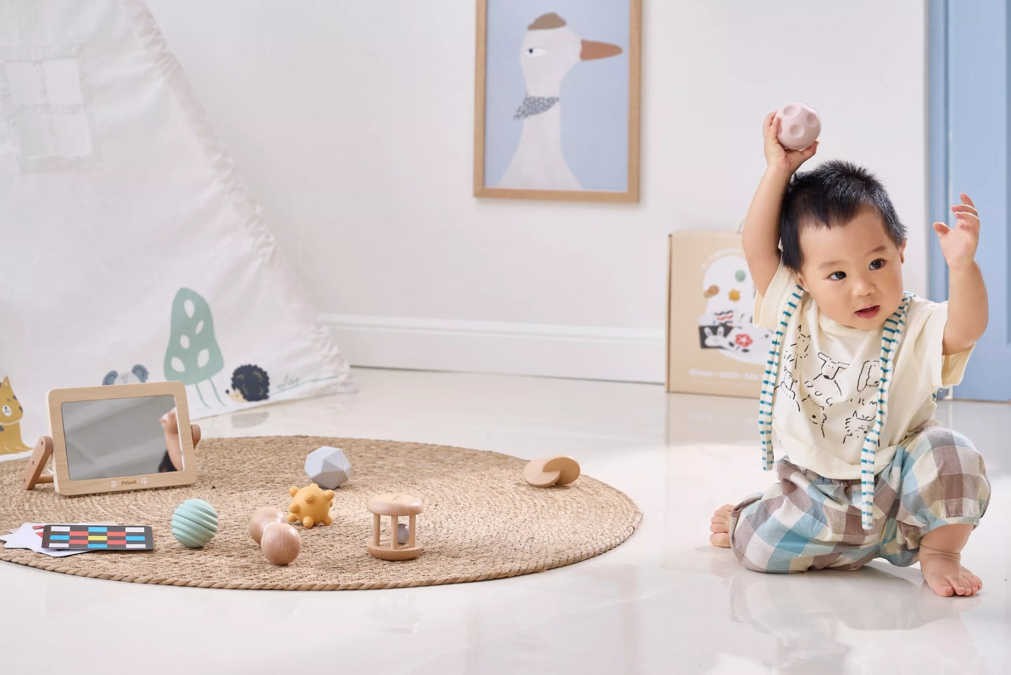 Lavinančių žaislų dėžutė nuo gimimo iki 6 mėn