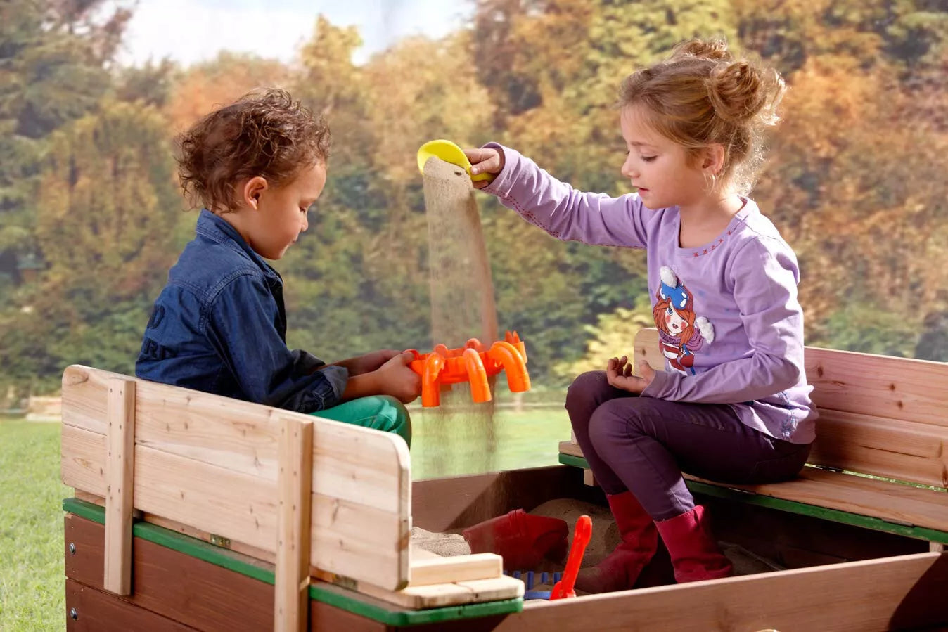 AXI medinė smėlio dėžė „Ella Sandpit“ su suoliukais