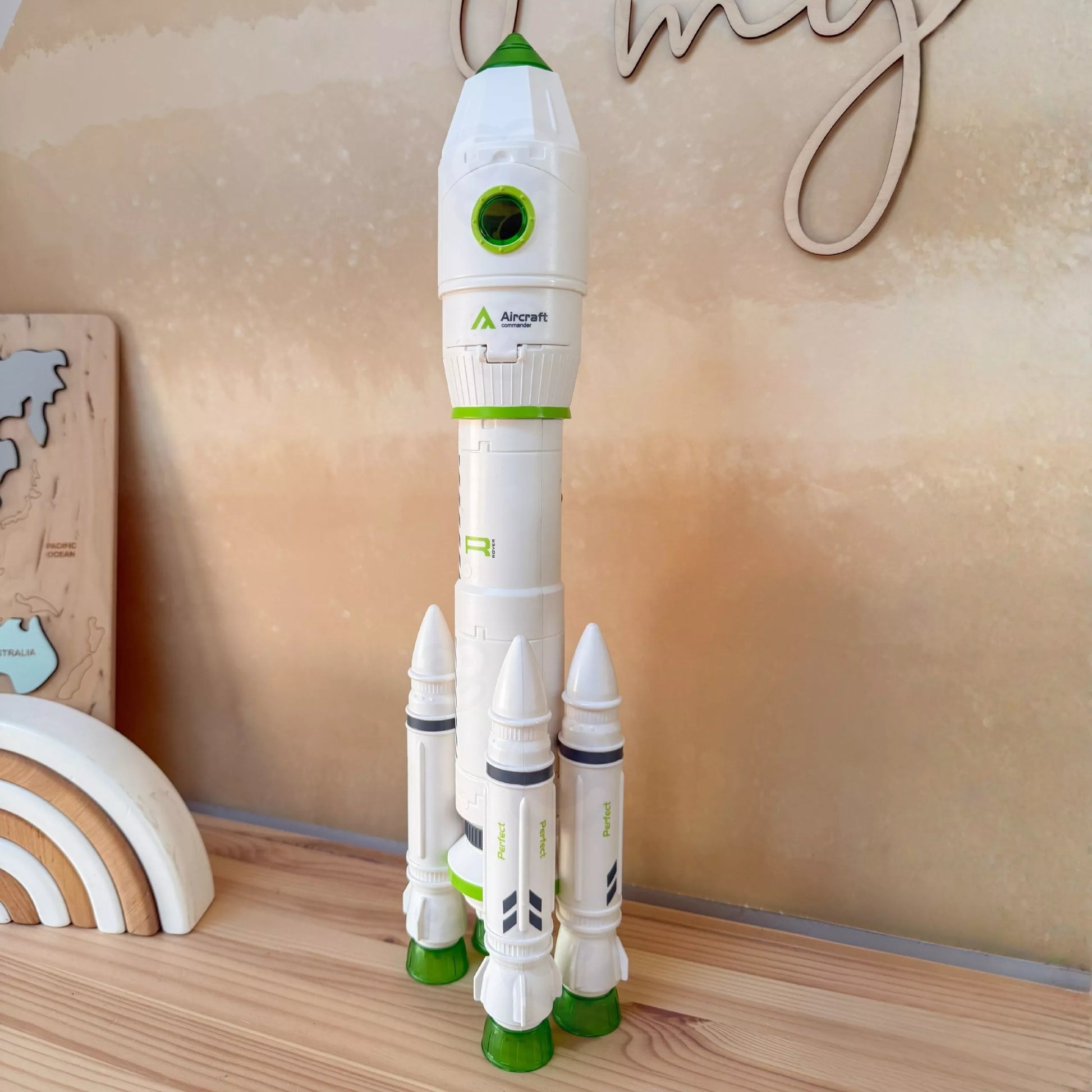 WOOPIE interaktyvi kosminė raketa su dūmų efektu, šviesomis, garsais ir astronautu