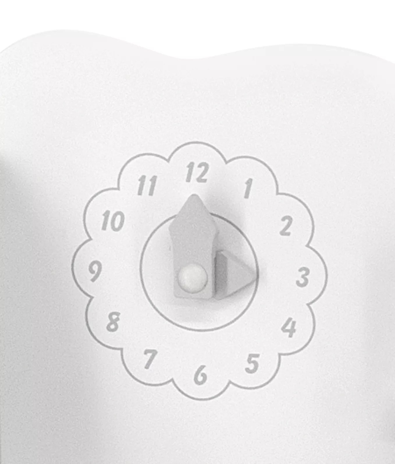 Pilka medinė virtuvė su priedais