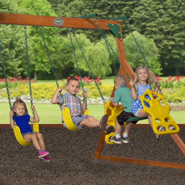 KIEMO ATRADIMAS Atlanto didžiulė medinė žaidimų aikštelė