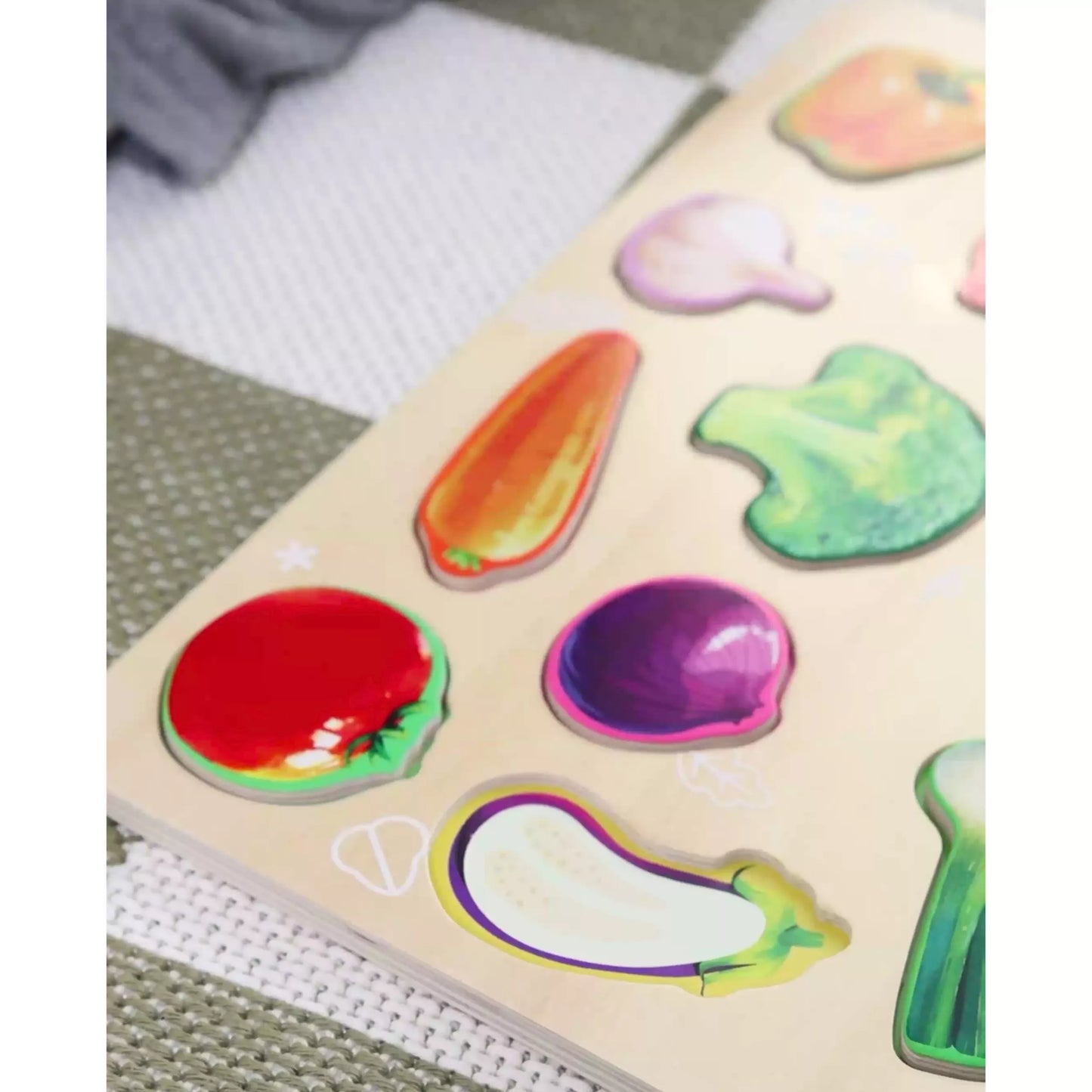 CLASSIC WORLD Medinė edukacinė dėlionė Daržovės Montessori 7 vnt.