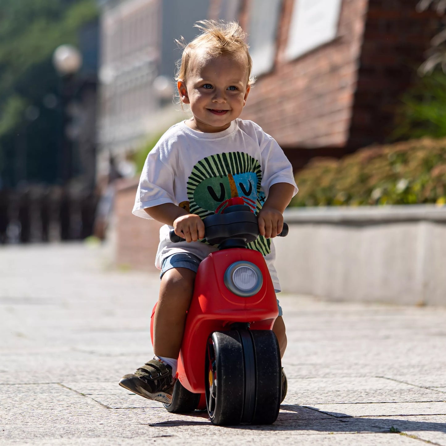 FALK paspirtukas „Strada Scooter“ su raudonomis tyliomis padangomis