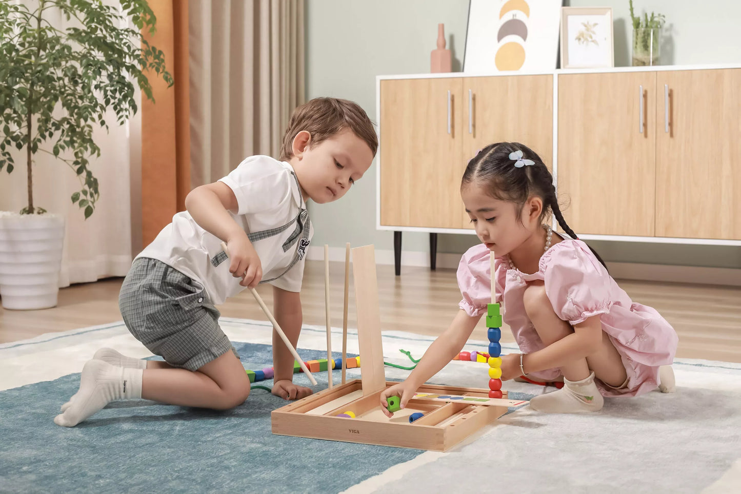 VIGA medinis edukacinis žaidimas „Loginiai karoliukai“ – 104 dalys, Montessori metodas