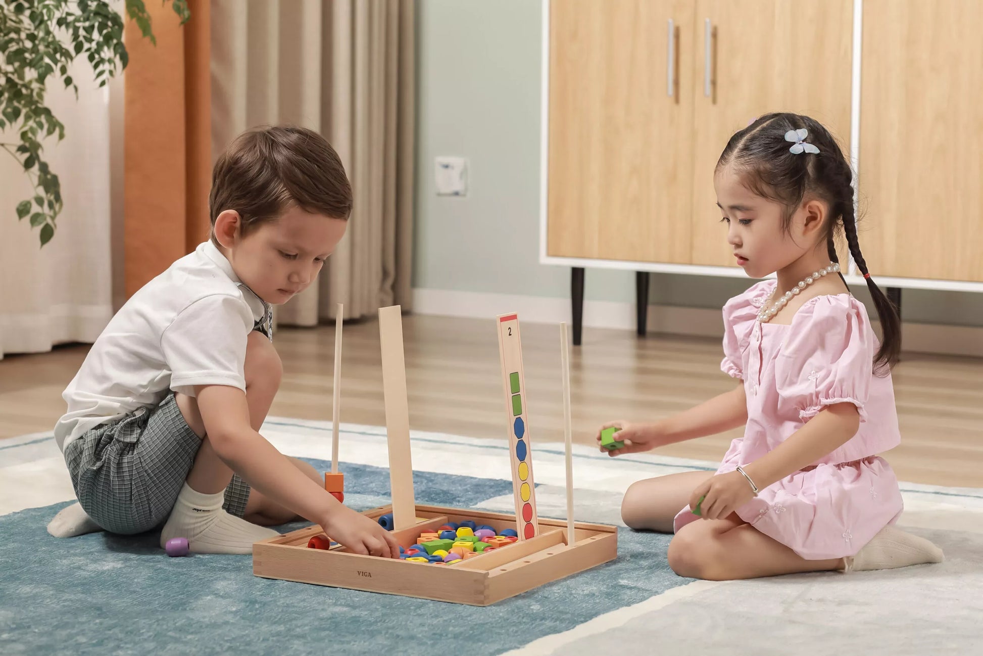 VIGA medinis edukacinis žaidimas „Loginiai karoliukai“ – 104 dalys, Montessori metodas