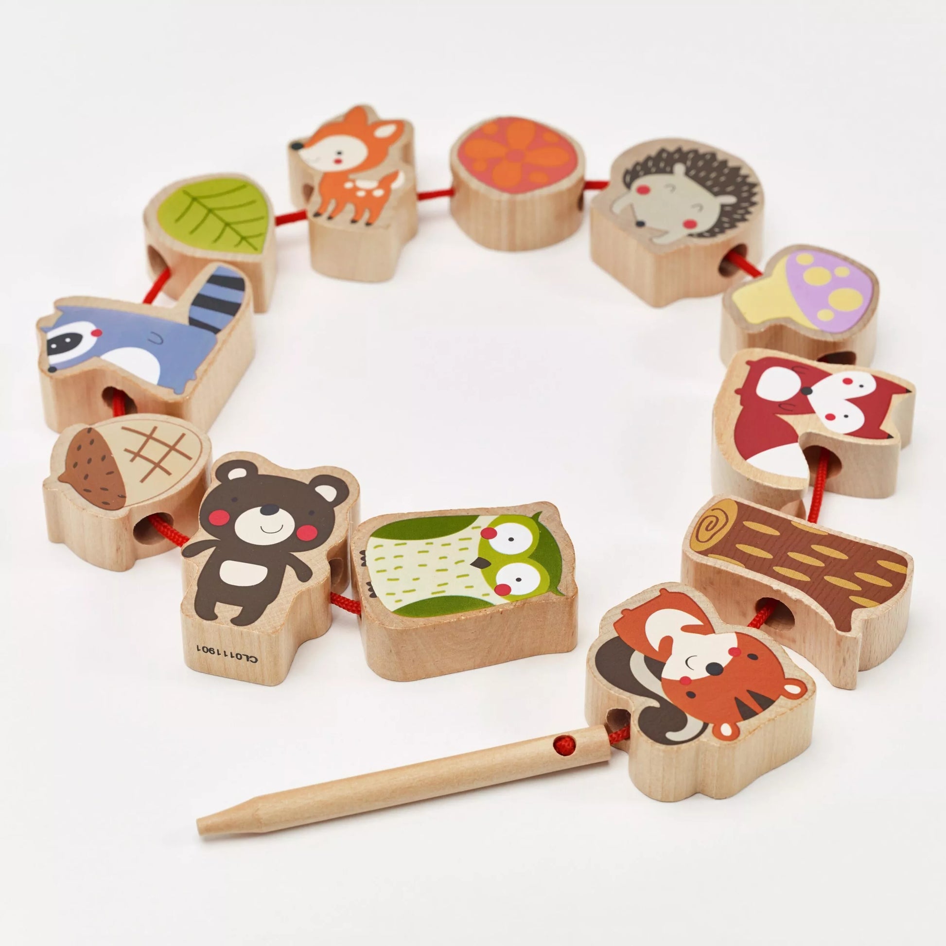 CLASSIC WORLD Mediniai siūlų vėrimo kaladėlės Miško gyvūnai 13 vnt.