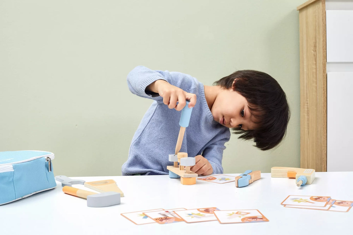 Krepšys su įrankiais