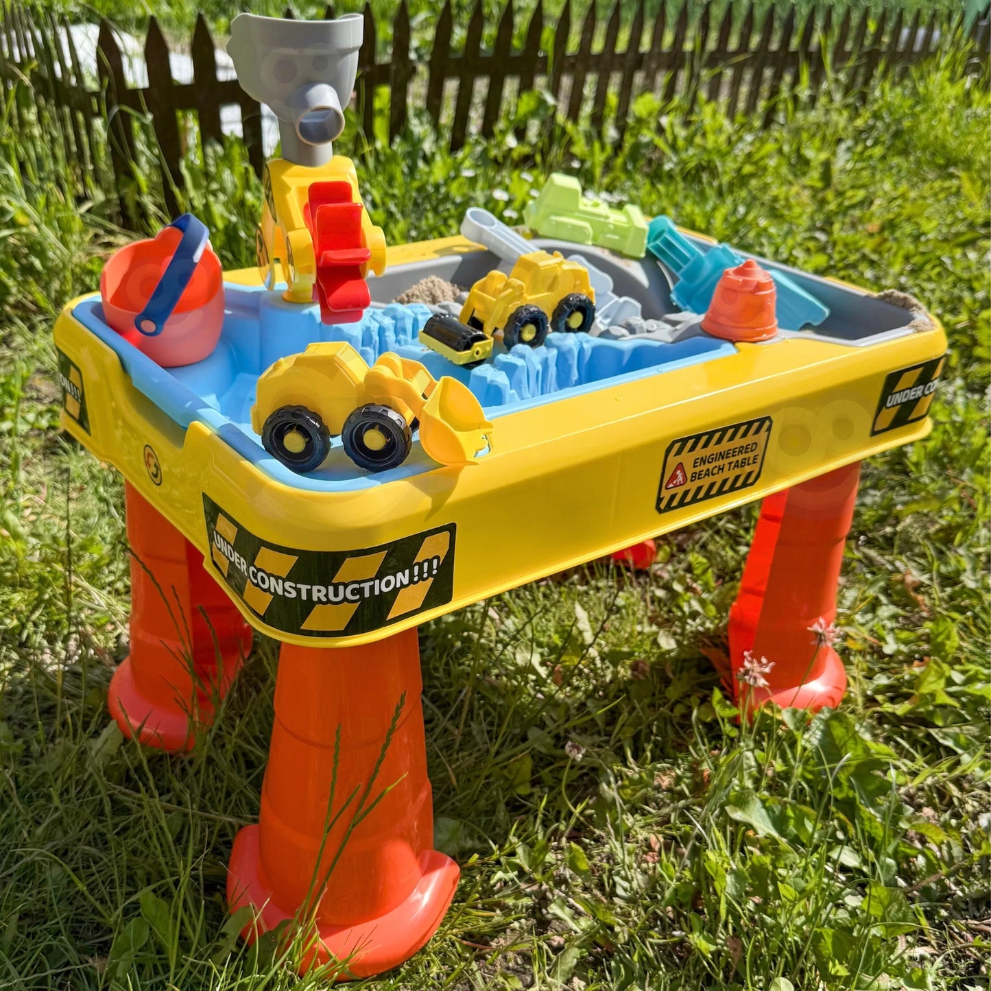 WOOPIE vandens stalas 2 viename smėlio dėžė statybvietė + 4 automobiliai 12 vnt.