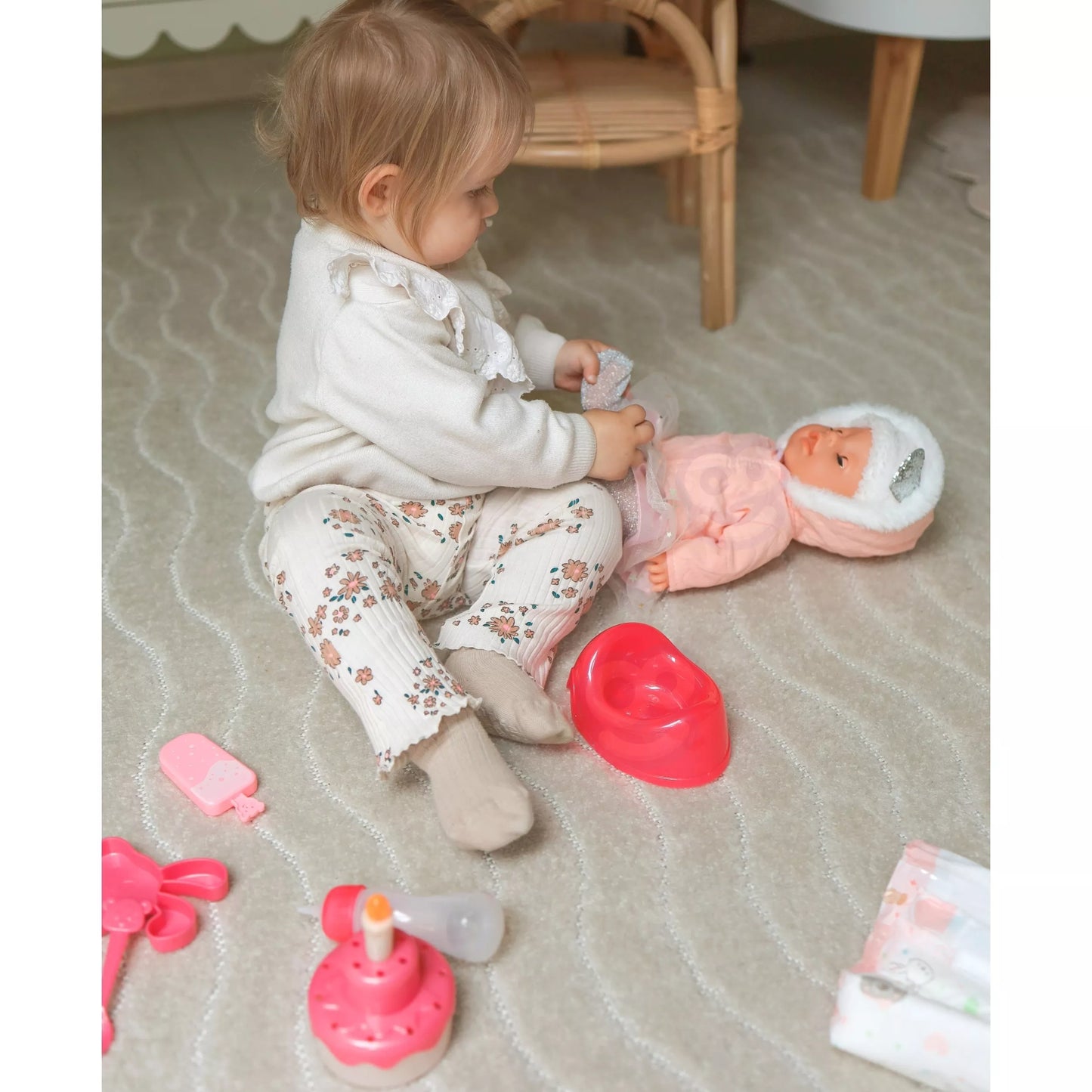 WOOPIE ROYAL Interaktyvi lėlė Mažosios Sofijos gimtadienis 35 cm + priedai