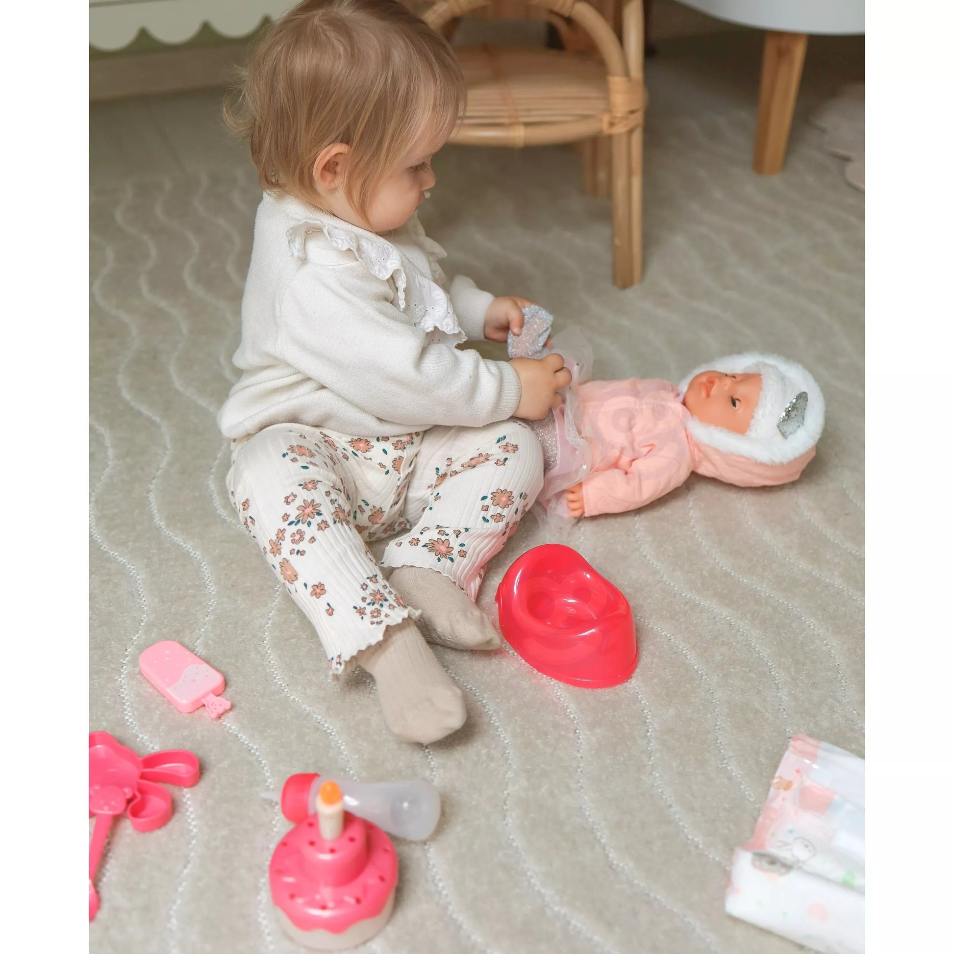 WOOPIE ROYAL Interaktyvi lėlė Mažosios Sofijos gimtadienis 35 cm + priedai