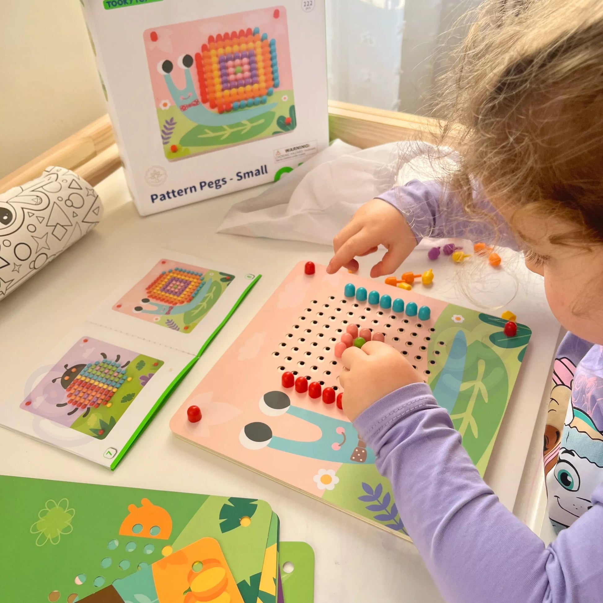 TOOKY TOY dėlionė su kaiščiais ir lipimo detalėmis