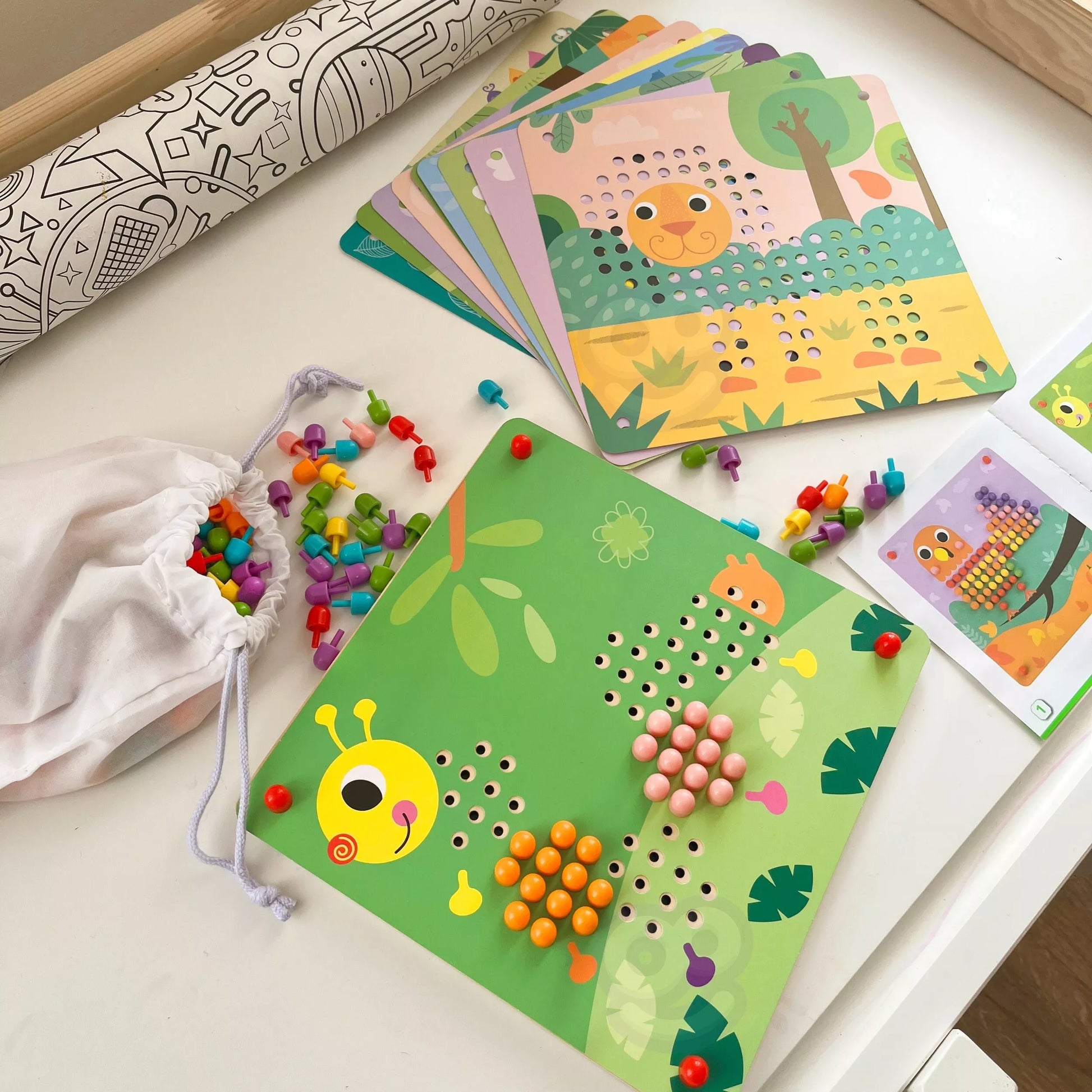 TOOKY TOY dėlionė su kaiščiais ir lipimo detalėmis