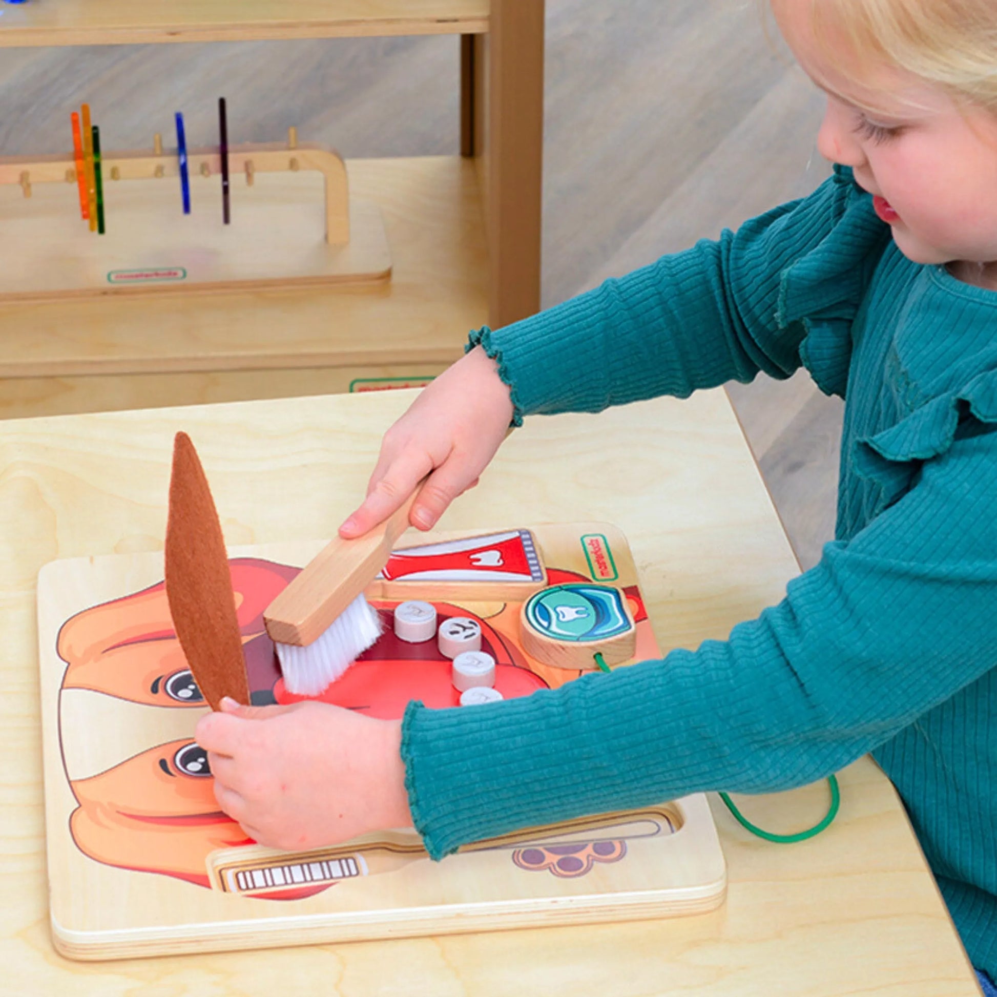 MASTERKIDZ Sveikos burnos higienos mokymasis su šunimi kaip pavyzdžiu – Montessori edukacinė sieninė diagrama