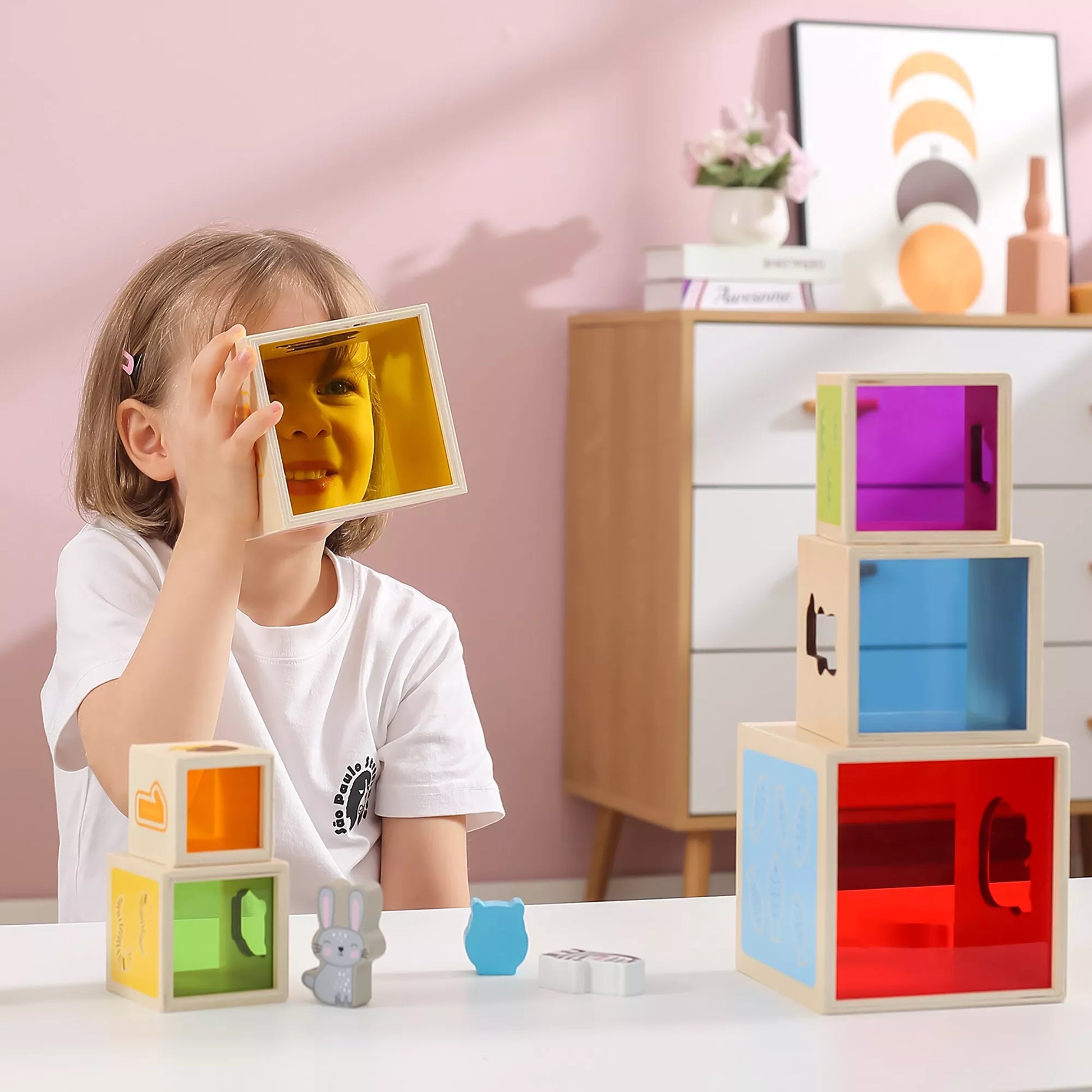 VIGA medinė piramidės formos dėlionė su kaladėlėmis – Montessori rūšiuoklis
