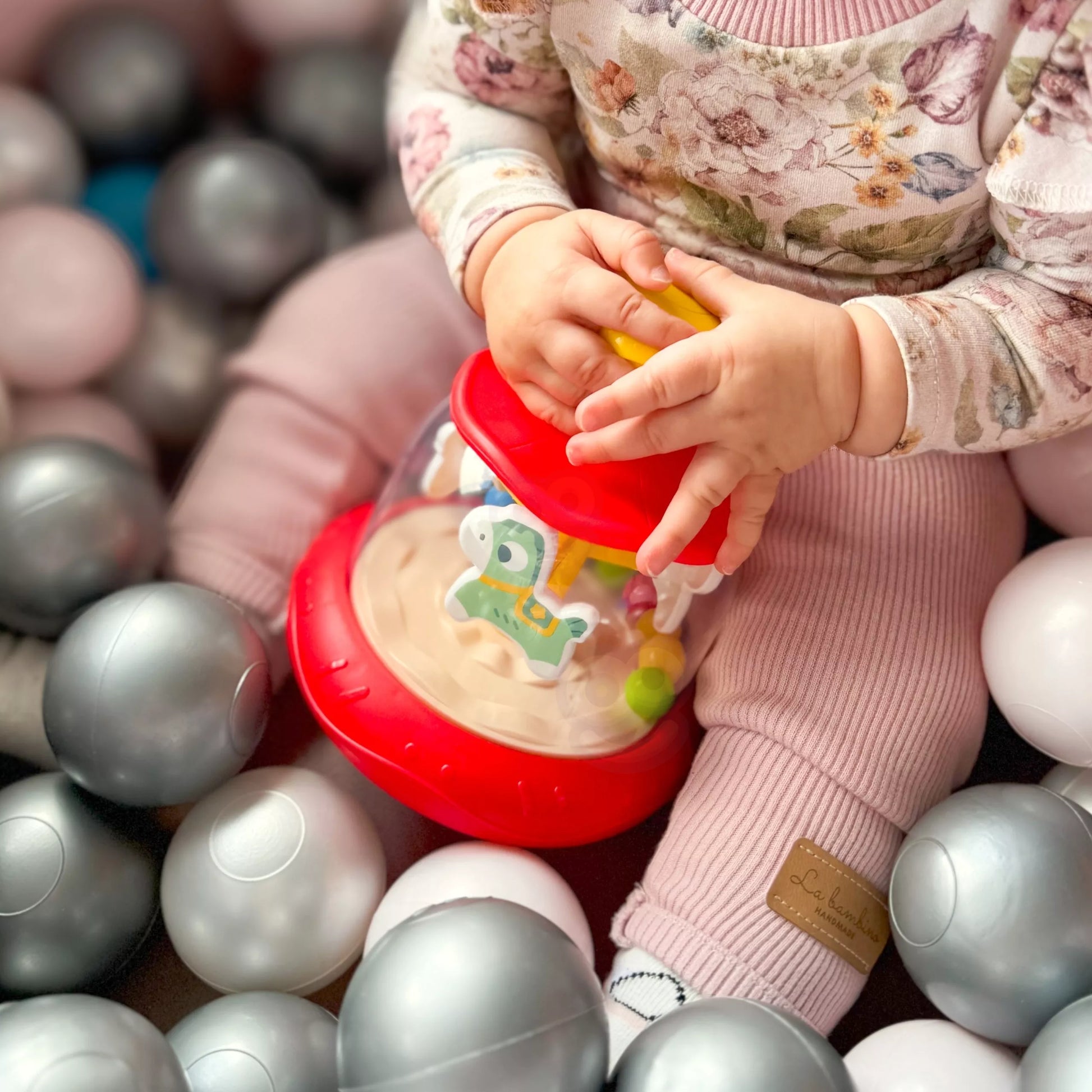 WOOPIE BABY Spalvingi žirgai Raudona Besisukanti viršutinė karuselė