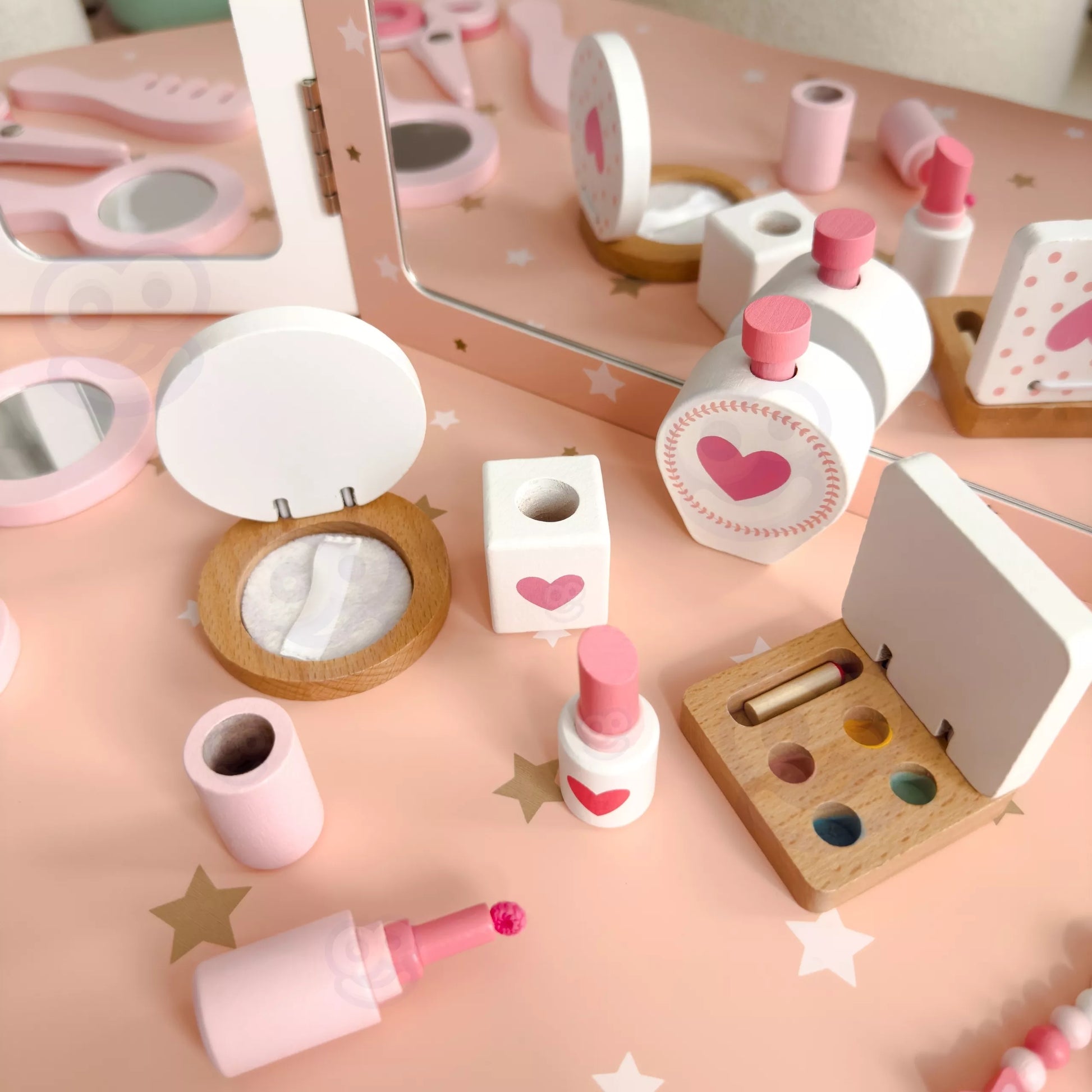 WOOPIE GREEN medinis tualetas su veidrodžiu ir priedais