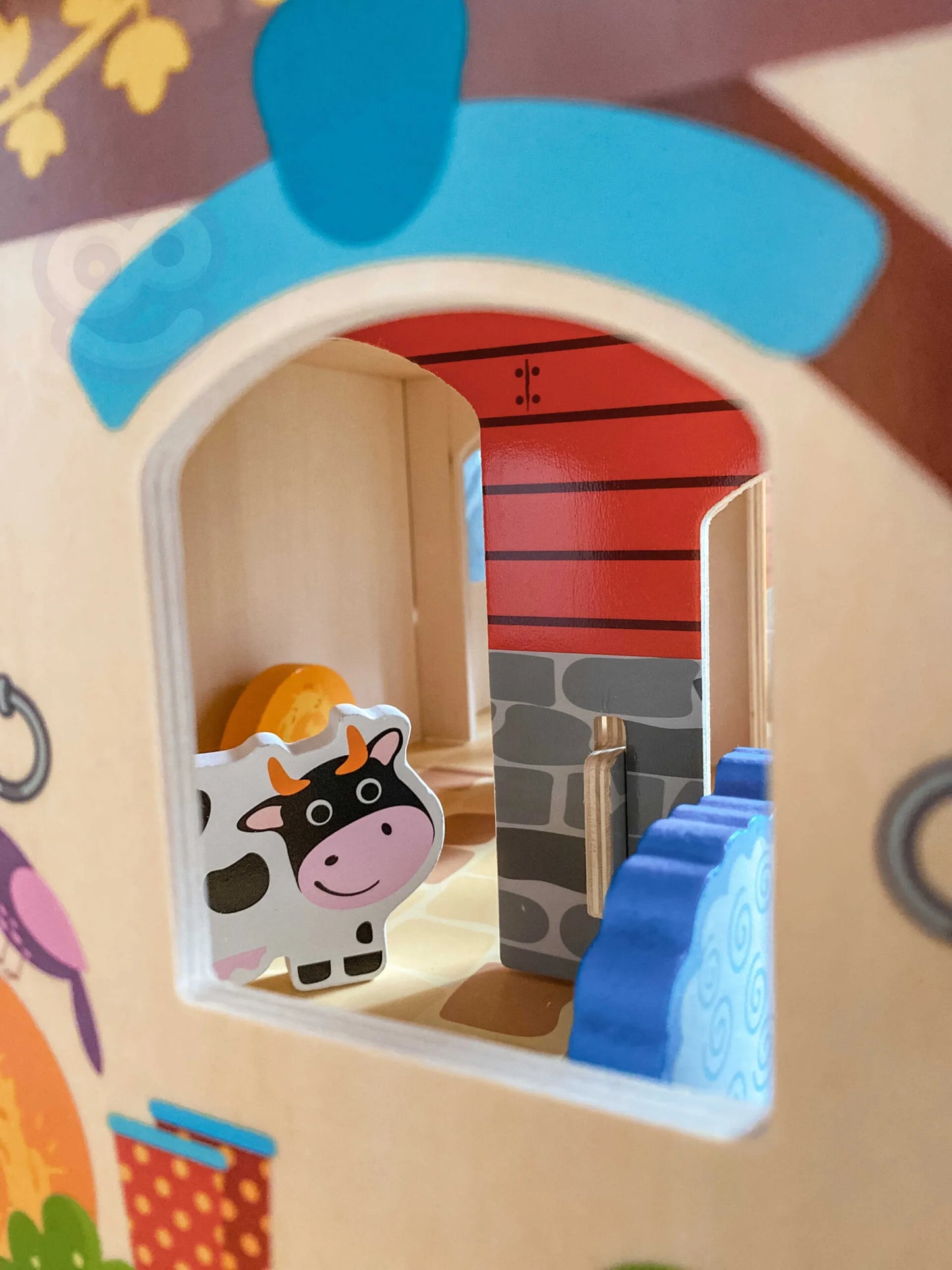 WOOPIE GREEN „Mega ūkis“ gyvūnų figūrėlių rinkinys su tvartu – karvidė ir vištidė