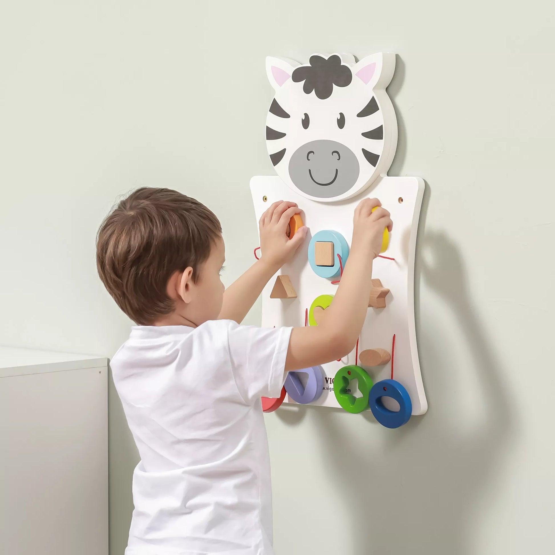 VIGA medinė zebro manipuliacinė lenta FSC Montessori sertifikatas