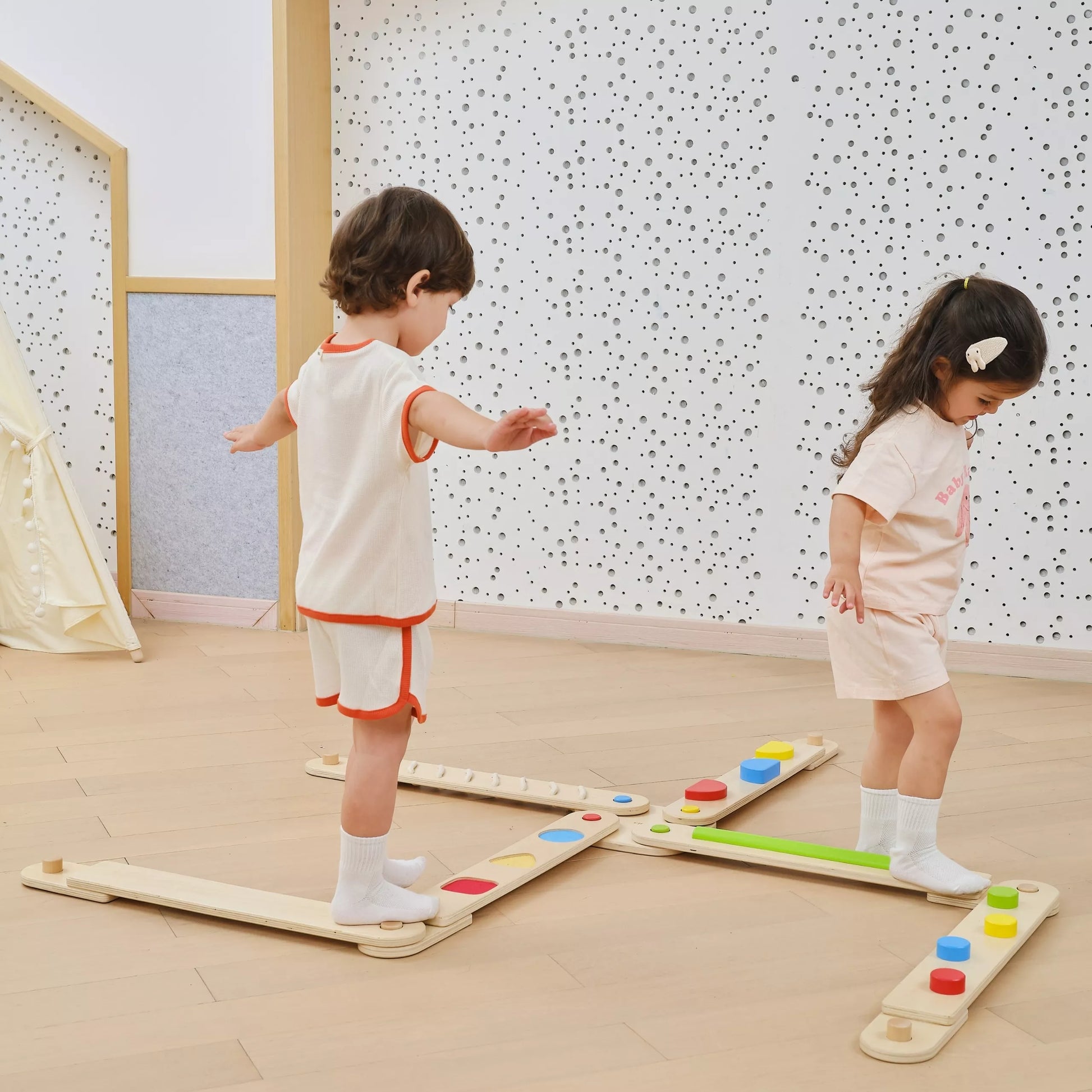 VIGA medinis balansavimo modulinis takelis Sensorinis kelias